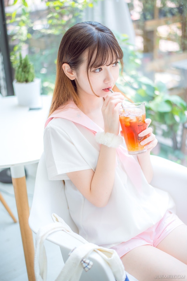 “好，我派人去办。”孟达点了点头。